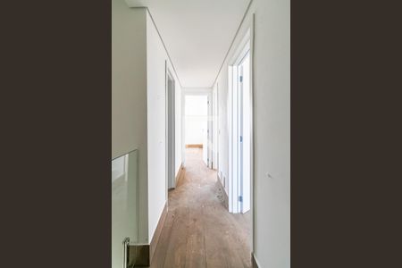 Corredor de casa à venda com 3 quartos, 175m² em Trevo, Belo Horizonte