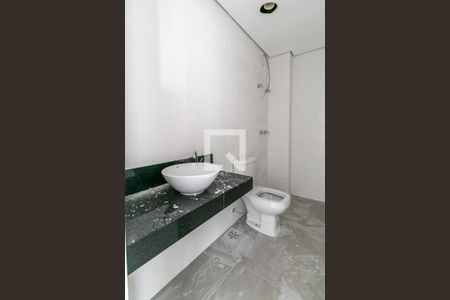 Casa à venda com 175m², 3 quartos e 2 vagasBanheiro Social