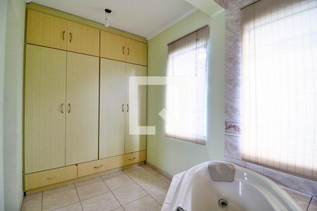 Casa à venda com 260m², 3 quartos e 2 vagasBanheiro da Suíte