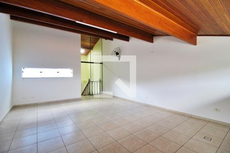 Casa à venda com 260m², 3 quartos e 2 vagasSótão