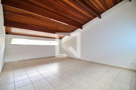 Casa à venda com 260m², 3 quartos e 2 vagasSótão