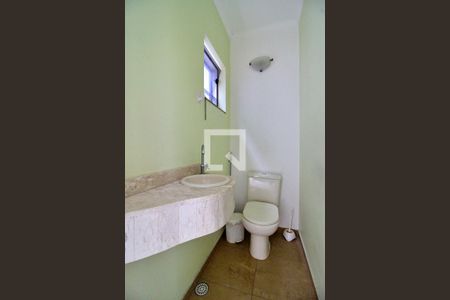 Casa à venda com 260m², 3 quartos e 2 vagasLavabo