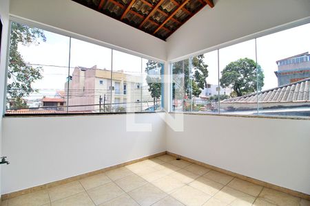 Casa à venda com 260m², 3 quartos e 2 vagasEscritório