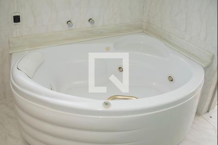 Apartamento à venda com 412m², 6 quartos e 4 vagasBanheiro da Suíte 3