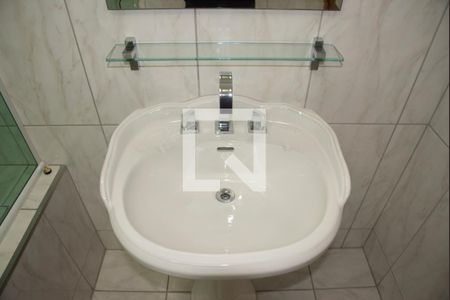 Apartamento à venda com 412m², 6 quartos e 4 vagasBanheiro da Suíte 1