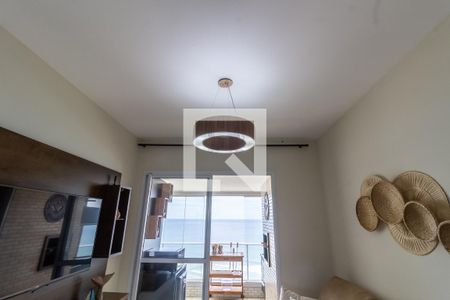 Detalhe da sala de apartamento para alugar com 3 quartos, 95m² em Guilhermina, Praia Grande