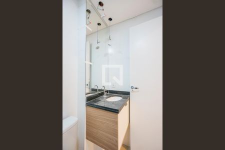 Banheiro social de apartamento para alugar com 1 quarto, 39m² em Vila Zilda, São Paulo