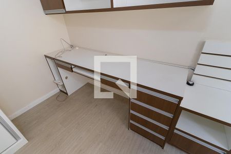 Casa para alugar com 150m², 3 quartos e 4 vagas Casa para alugar com 150m², 3 quartos e 4 vagasQuarto 2 - Mesa de trabalho e estudos