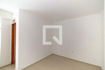 Quarto de kitnet/studio para alugar com 1 quarto, 43m² em Parque Pinheiros, Taboão da Serra