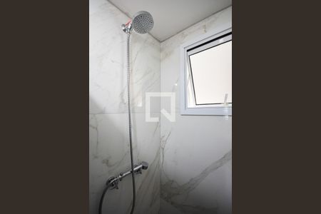 Apartamento para alugar com 70m², 3 quartos e 1 vaga Apartamento para alugar com 70m², 3 quartos e 1 vagaChuveiro do banheiro