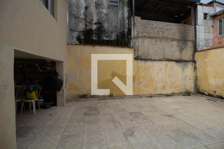 Casa à venda com 210m², 5 quartos e 4 vagas Casa à venda com 210m², 5 quartos e 4 vagasQuintal