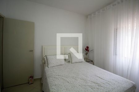 Casa à venda com 210m², 5 quartos e 4 vagas Casa à venda com 210m², 5 quartos e 4 vagasQuarto 3