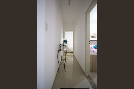 Casa à venda com 210m², 5 quartos e 4 vagas Casa à venda com 210m², 5 quartos e 4 vagasCorredor