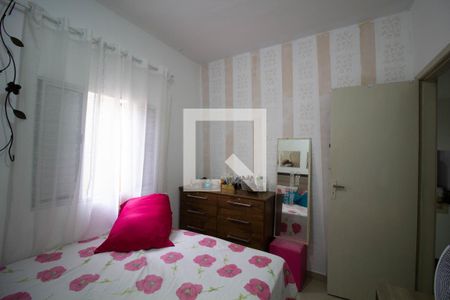 Casa à venda com 210m², 5 quartos e 4 vagas Casa à venda com 210m², 5 quartos e 4 vagasQuarto 2