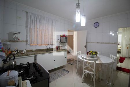 Casa à venda com 210m², 5 quartos e 4 vagas Casa à venda com 210m², 5 quartos e 4 vagasCozinha