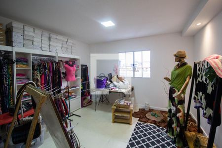 Casa à venda com 210m², 5 quartos e 4 vagas Casa à venda com 210m², 5 quartos e 4 vagasQuarto 4