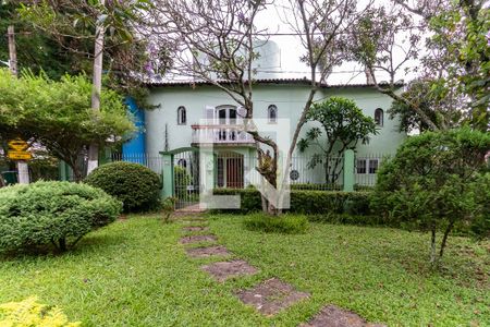 Casa à venda com 700m², 6 quartos e 4 vagas Casa à venda com 700m², 6 quartos e 4 vagasFachada