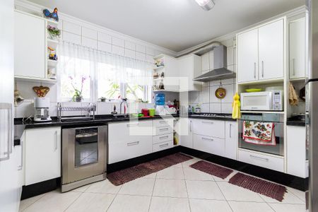 Casa à venda com 700m², 6 quartos e 4 vagas Casa à venda com 700m², 6 quartos e 4 vagasCozinha