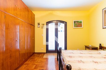 Casa à venda com 700m², 6 quartos e 4 vagas Casa à venda com 700m², 6 quartos e 4 vagasQuarto 3