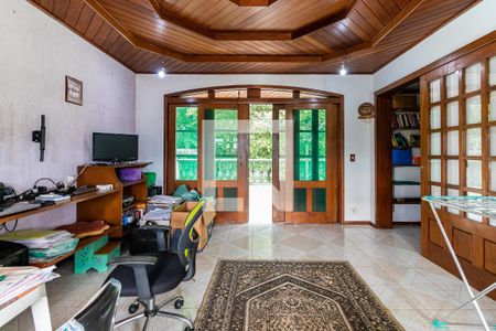 Casa à venda com 700m², 6 quartos e 4 vagas Casa à venda com 700m², 6 quartos e 4 vagasCasa 2 - Quarto 4