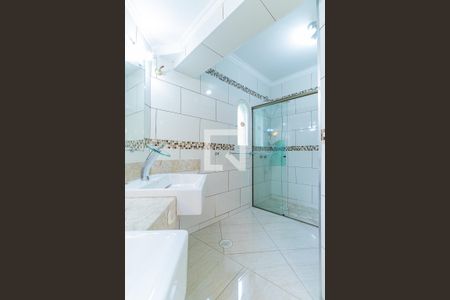 Casa à venda com 700m², 6 quartos e 4 vagas Casa à venda com 700m², 6 quartos e 4 vagasBanheiro 2