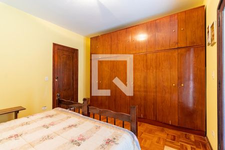 Casa à venda com 700m², 6 quartos e 4 vagas Casa à venda com 700m², 6 quartos e 4 vagasQuarto 3