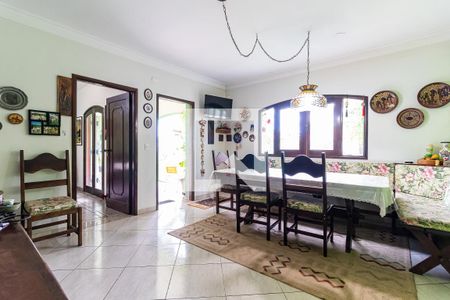 Casa à venda com 700m², 6 quartos e 4 vagas Casa à venda com 700m², 6 quartos e 4 vagasSala 3