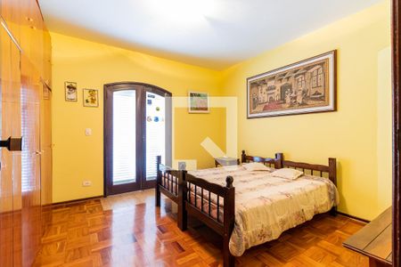 Casa à venda com 700m², 6 quartos e 4 vagas Casa à venda com 700m², 6 quartos e 4 vagasQuarto 3