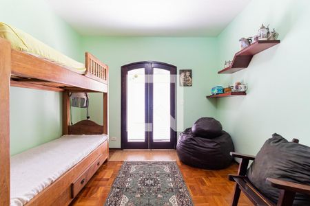 Casa à venda com 700m², 6 quartos e 4 vagas Casa à venda com 700m², 6 quartos e 4 vagasQuarto 2