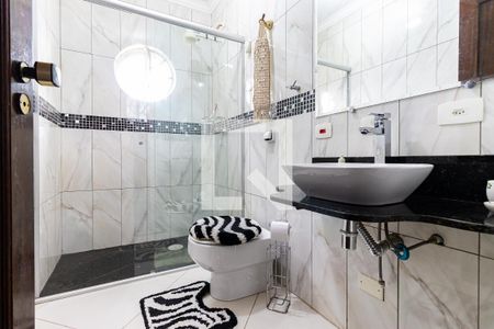 Casa à venda com 700m², 6 quartos e 4 vagas Casa à venda com 700m², 6 quartos e 4 vagasBanheiro 1