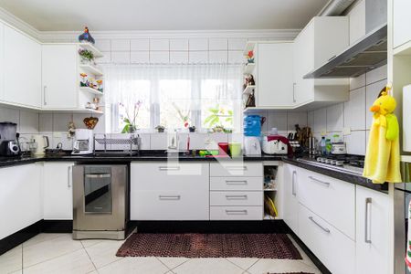 Casa à venda com 700m², 6 quartos e 4 vagas Casa à venda com 700m², 6 quartos e 4 vagasCozinha