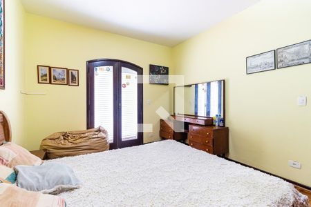 Casa à venda com 700m², 6 quartos e 4 vagas Casa à venda com 700m², 6 quartos e 4 vagasQuarto 1