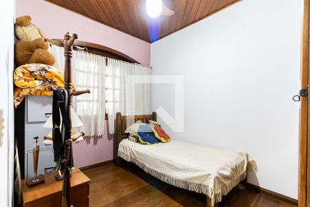 Casa à venda com 700m², 6 quartos e 4 vagas Casa à venda com 700m², 6 quartos e 4 vagasCasa 2 - Quarto 2