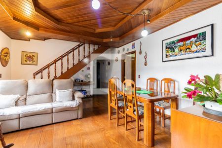 Casa à venda com 700m², 6 quartos e 4 vagas Casa à venda com 700m², 6 quartos e 4 vagasCasa 2 - Sala