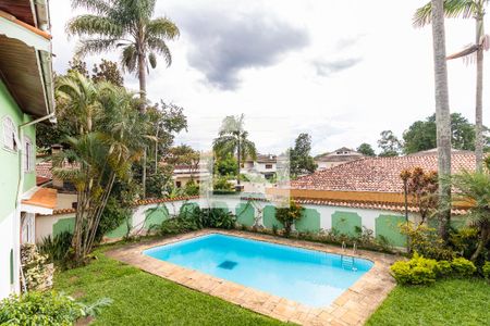 Casa à venda com 700m², 6 quartos e 4 vagas Casa à venda com 700m², 6 quartos e 4 vagasQuintal - Piscina