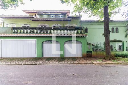 Casa à venda com 700m², 6 quartos e 4 vagas Casa à venda com 700m², 6 quartos e 4 vagasFachada