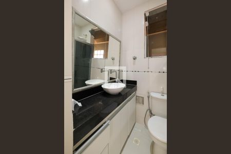 Apartamento para alugar com 64m², 2 quartos e 1 vaga Apartamento para alugar com 64m², 2 quartos e 1 vagaBanheiro Corredor
