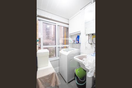 Apartamento à venda com 113m², 3 quartos e 2 vagas Apartamento à venda com 113m², 3 quartos e 2 vagasCozinha e Área de Serviço