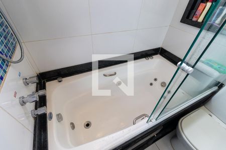 Apartamento à venda com 98m², 3 quartos e 1 vagaBanheiro da suíte