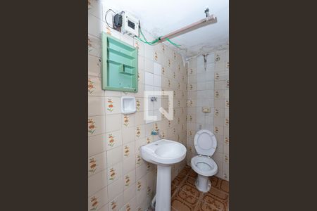 Banheiro de casa para alugar com 1 quarto, 20m² em Vila Cavaton, São Paulo