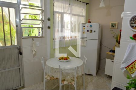 Casa de condomínio à venda com 240m², 4 quartos e 5 vagasCozinha