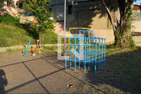 Casa de condomínio à venda com 240m², 4 quartos e 5 vagasÁrea comum - Playground