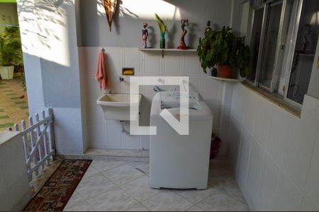 Casa de condomínio à venda com 240m², 4 quartos e 5 vagasÁrea de Serviço