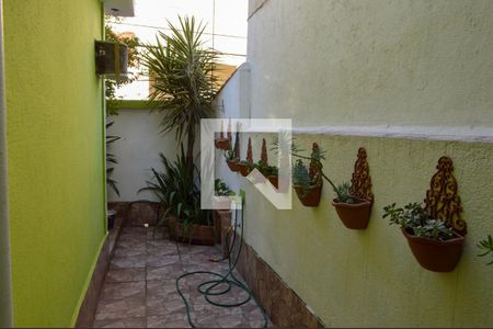 Casa de condomínio à venda com 240m², 4 quartos e 5 vagasCorredor 