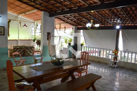 Casa de condomínio à venda com 240m², 4 quartos e 5 vagasTerraço Gourmet 