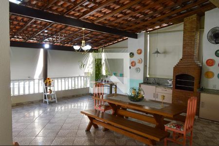 Casa de condomínio à venda com 240m², 4 quartos e 5 vagasTerraço Gourmet 