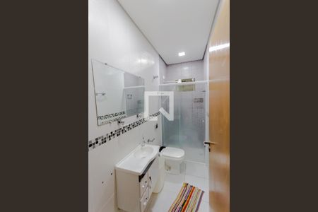 Banheiro 2 de casa para alugar com 3 quartos, 250m² em Vila Palmares, Santo André