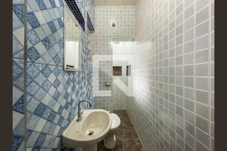 Banheiro de casa para alugar com 1 quarto, 50m² em Vila Jussara, Carapicuíba