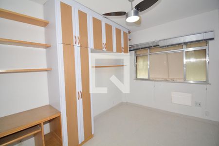 Apartamento à venda com 77m², 2 quartos e 1 vagaQuarto 2