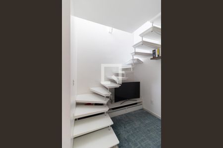 Escada de casa de condomínio à venda com 2 quartos, 75m² em Vila Marte, São Paulo